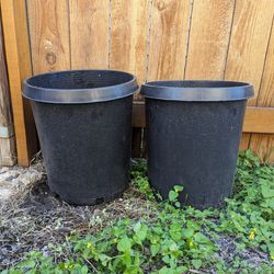 Black Flower Pots