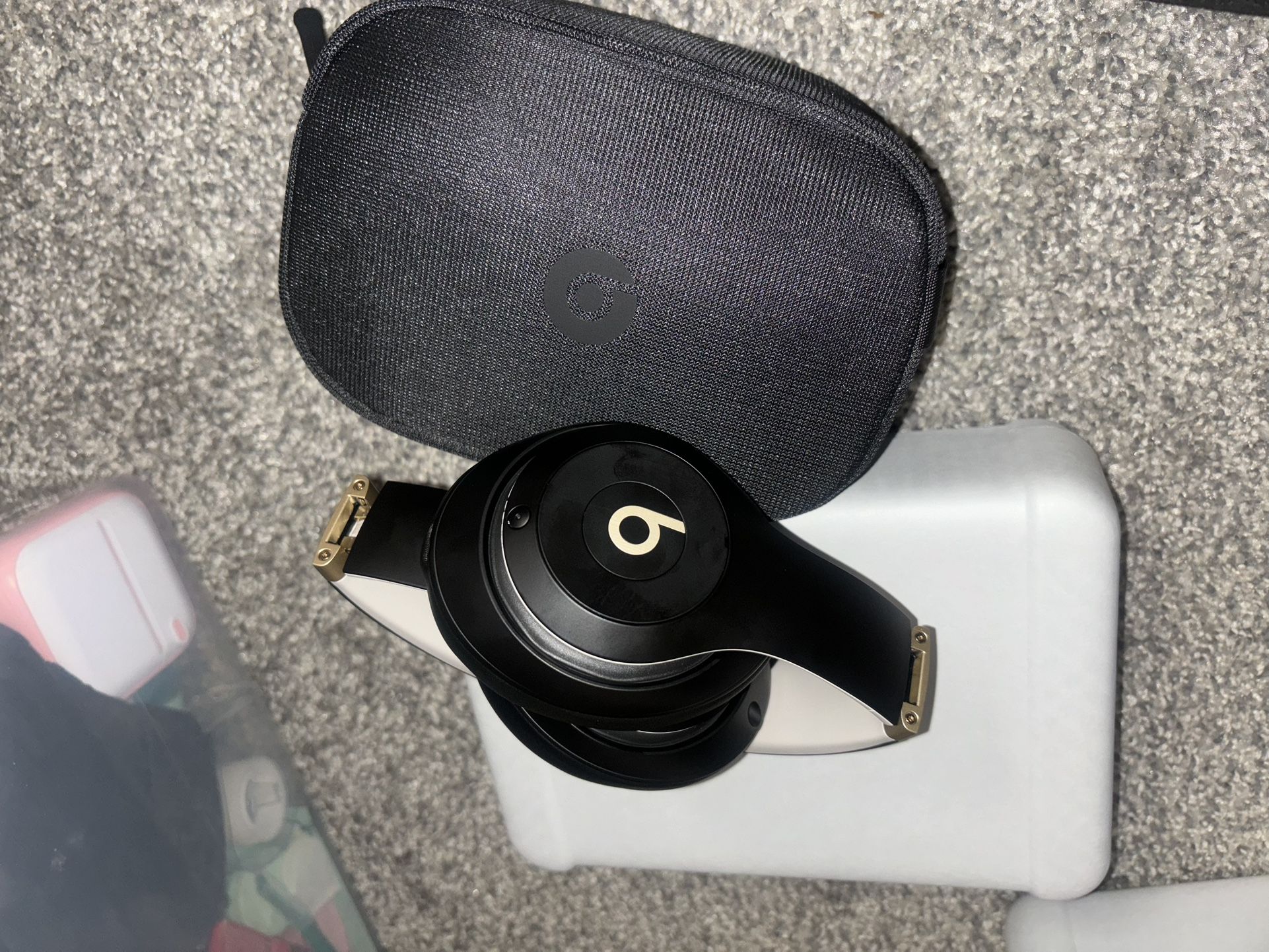 Beats Studio Pro - Wireless Noise Cancelling Over-the-Ear Headphones