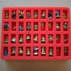 Assorted Warhammer40K Plastic And Metal Mineatures. 