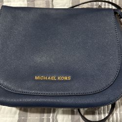 Micheal Kors Leather Purse 