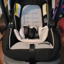 Graco Detachable Car Seat 