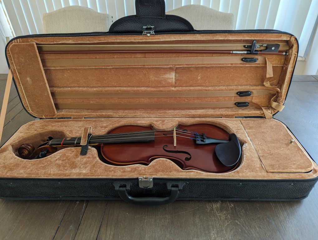 Borg Violin 4/4 Model MCV41 With Case