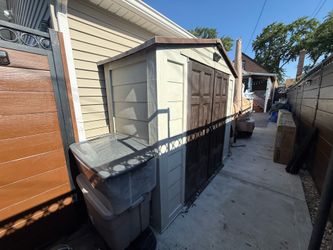 Suncast storage house 8x4 approx