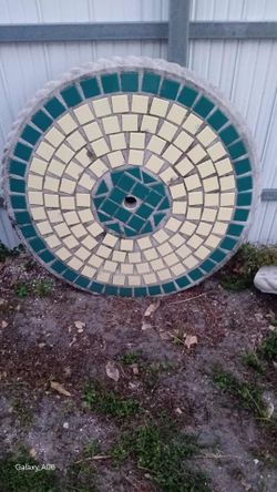 Round Mosaic Tile Outdoor Table Top