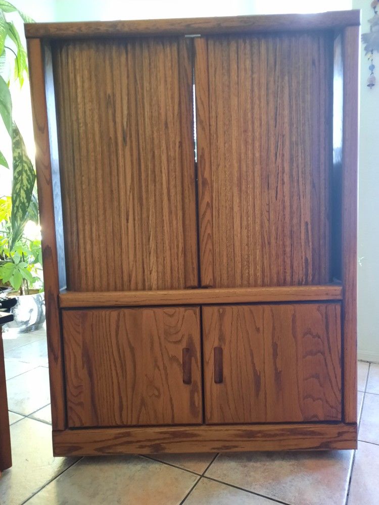 TV/Entertainment Stand