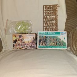 Small Figures For A Layout 