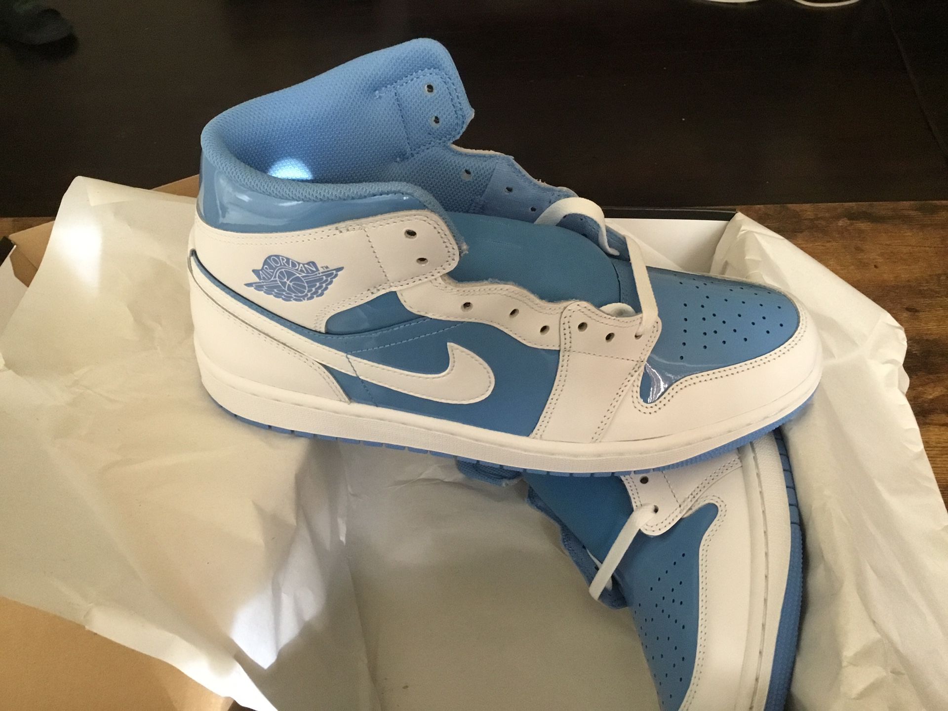 New Men’s Air Jordan 1 Mid SE size 11