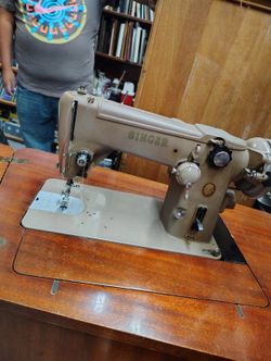 Singer sewing machine mid century working condition