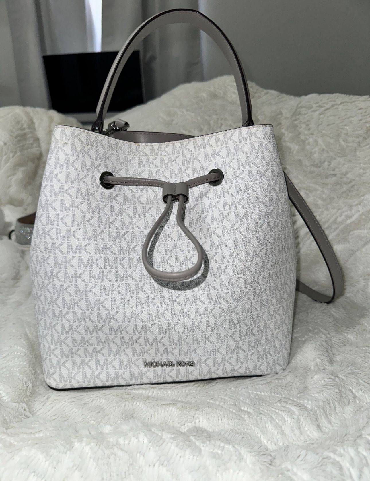 Michael Kors Bucket Bag