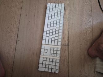 Apple Wireless Pro Bluetooth Keyboard  A1016