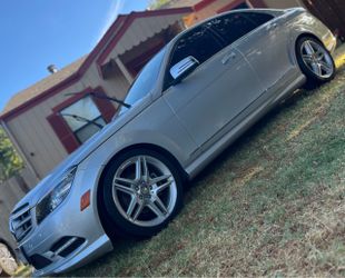 2011 Mercedes Benz CLEAN TITLE! LOW MILEAGE