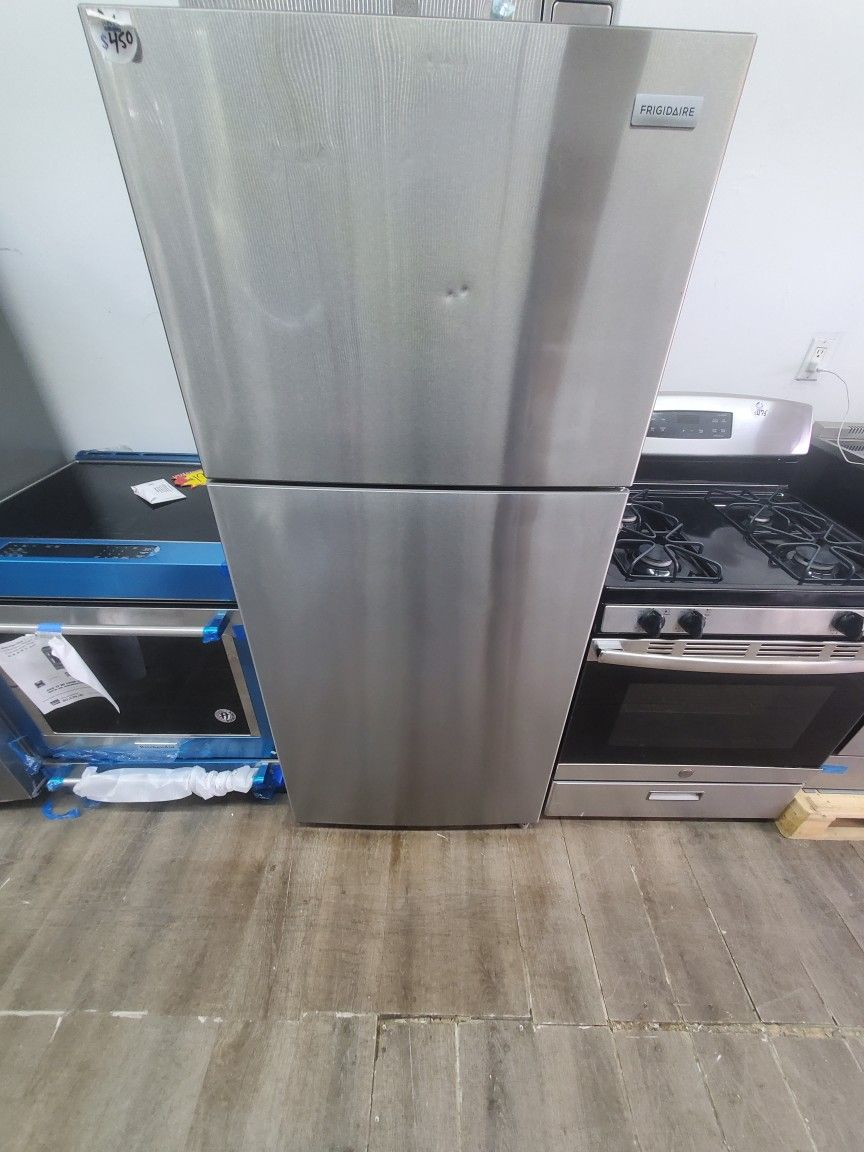 stove fridge microwave 30 inches 90 days warranty $850