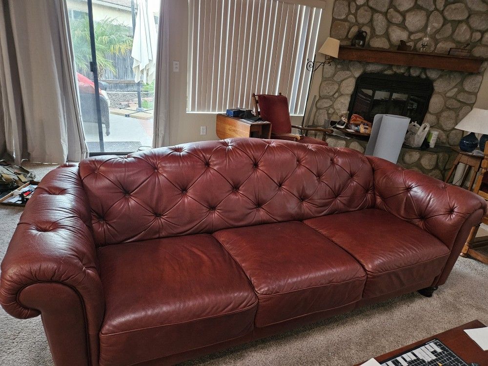 Burgundy Leather Sofa (7.5ft)