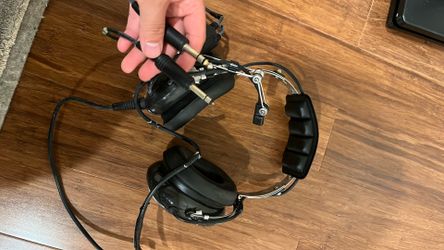 For Parts:  Aviation Headset