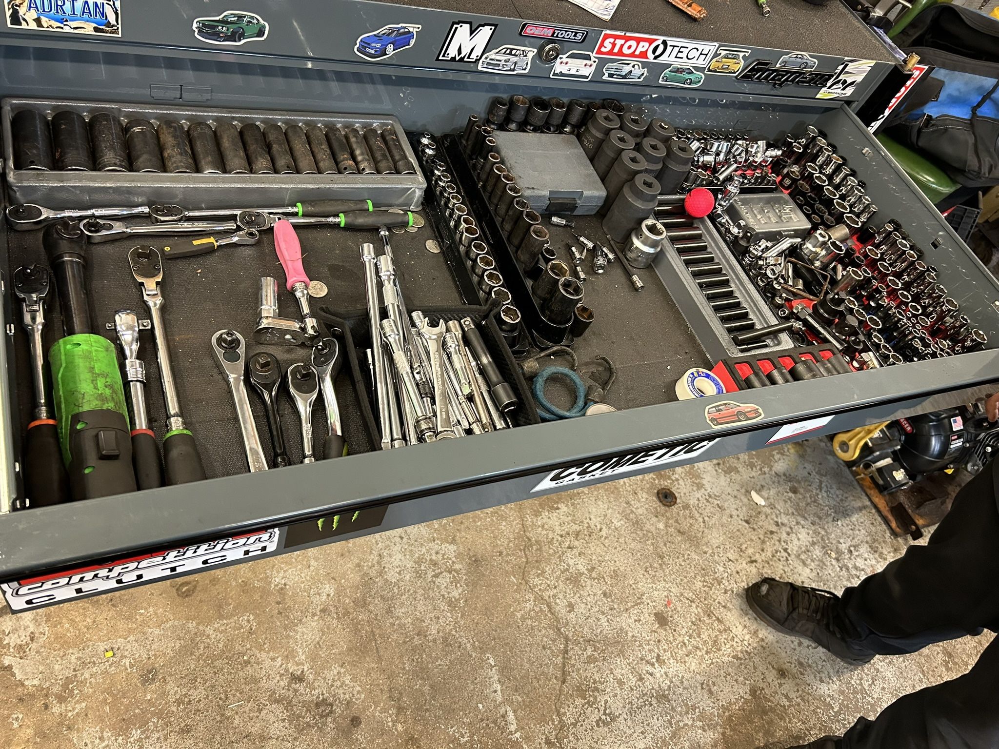 SNAP ON BOX. BEST OFFER TAKES IT