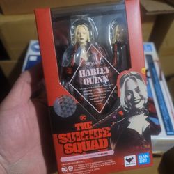 S.H. Figurearts Harley Quinn Suicide Squad Figure - Tamashii Nations Bandai