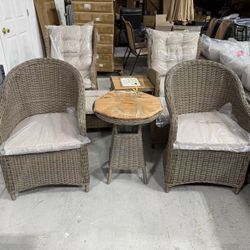 Brand new 3 pieces outdoor patio set with glass table and cushions 