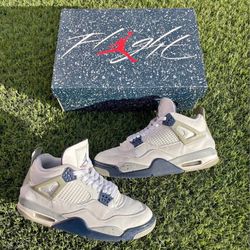 midnight navy jordan 4
