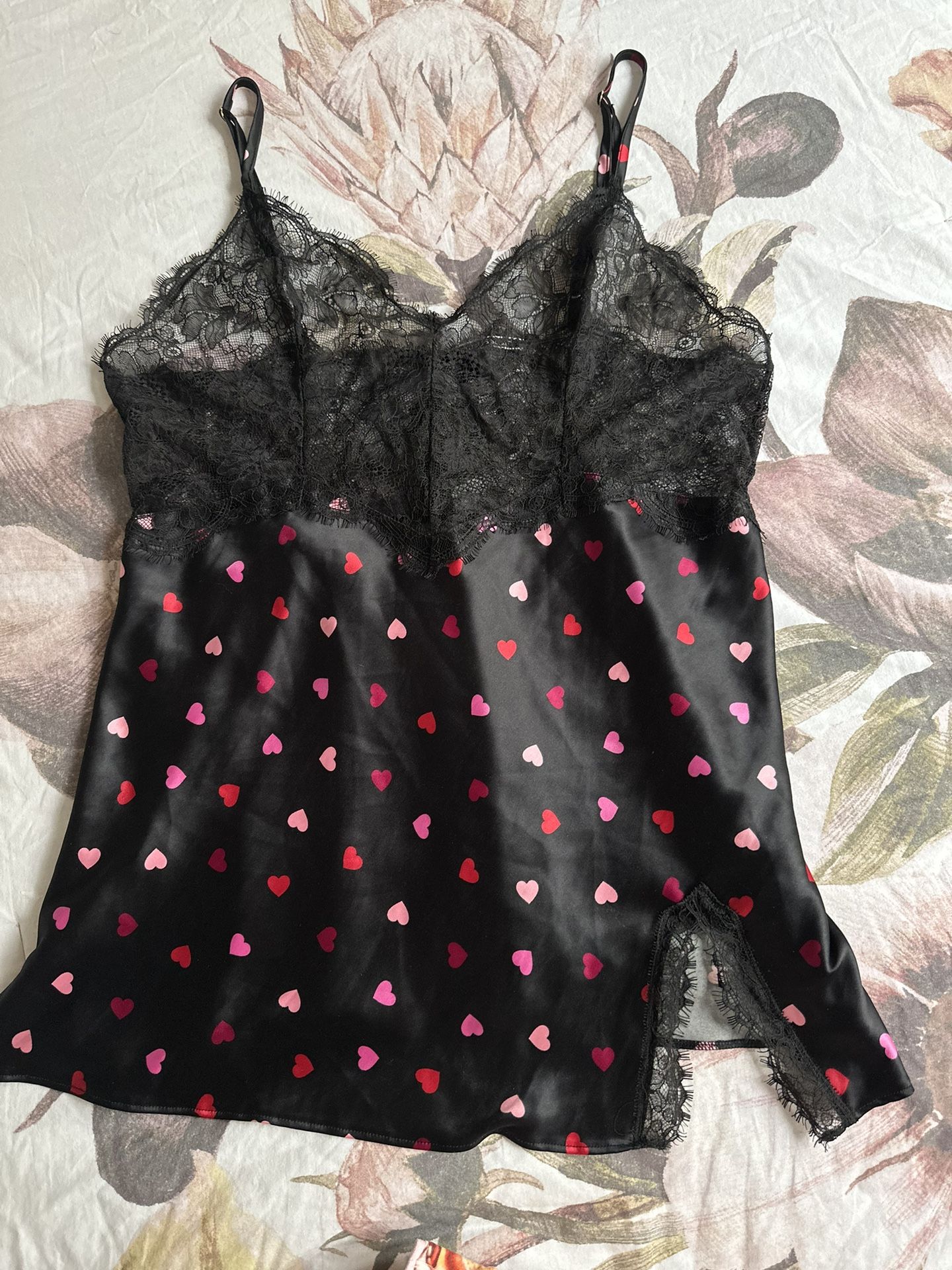 Victoria's Secret Black and Pink Heart nightgown