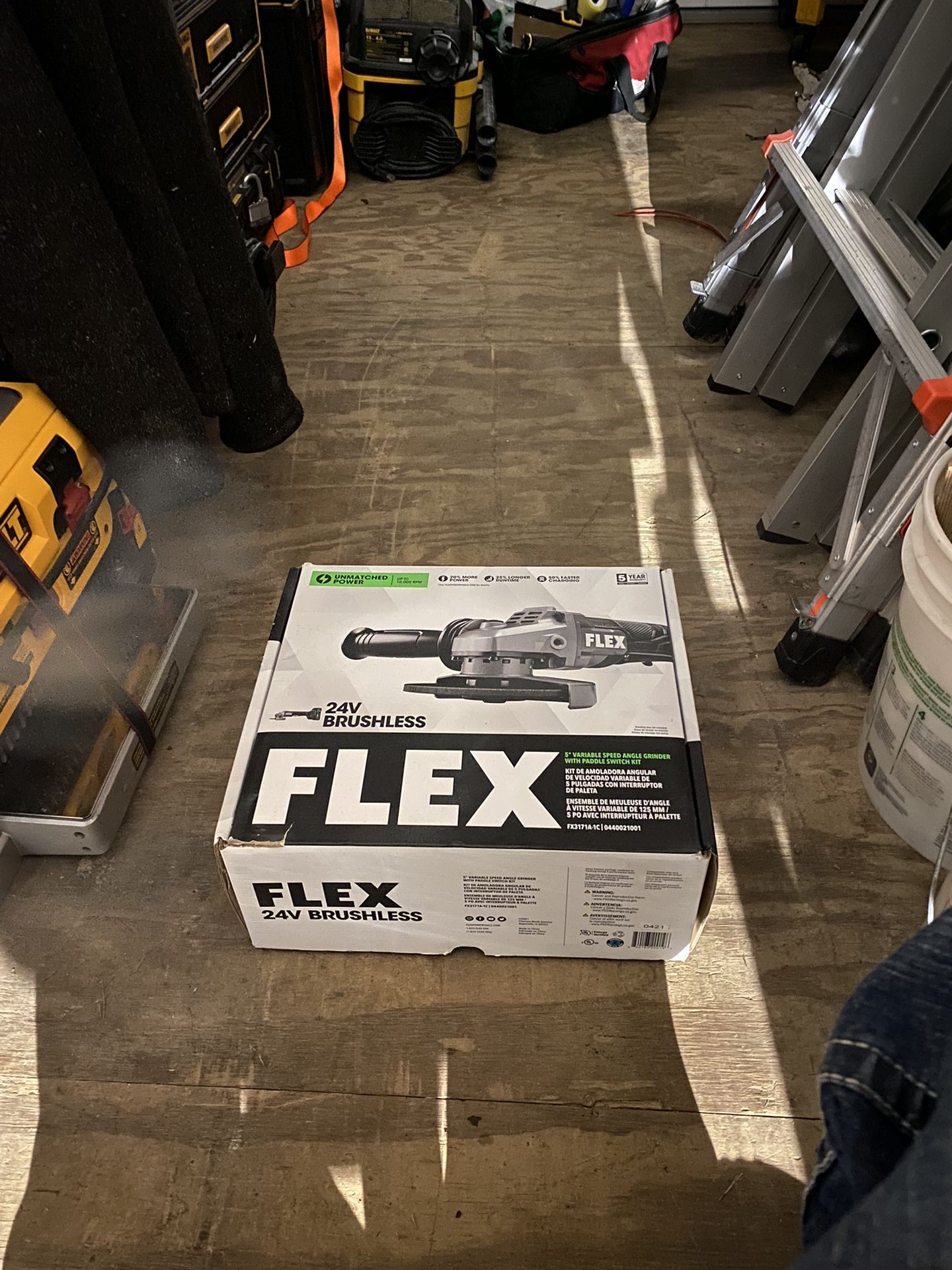 24V Flex 5in Variable Speed Angle Grinder 
