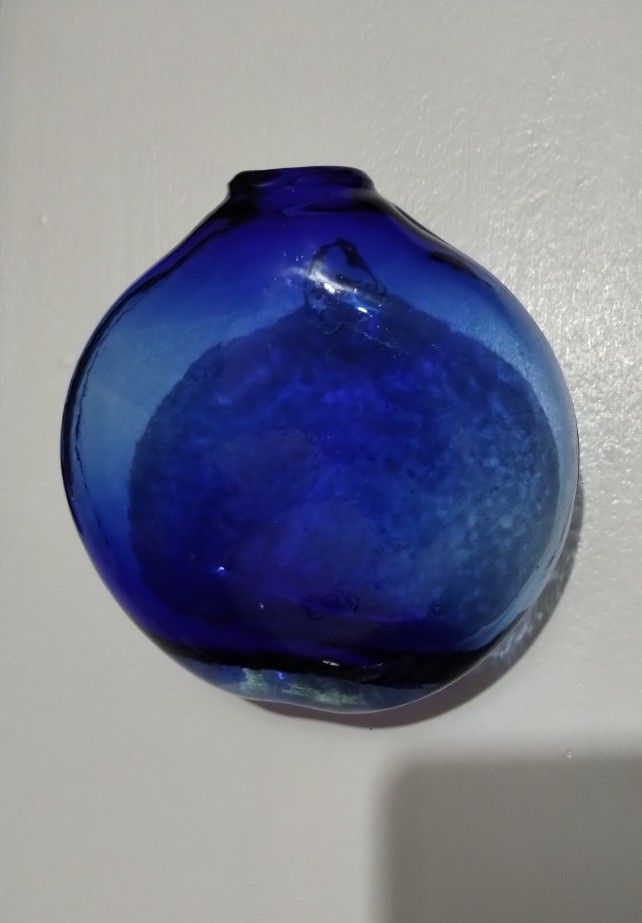 HAND BLOWN GLASS WALL ART VASE 7"×6"×3"