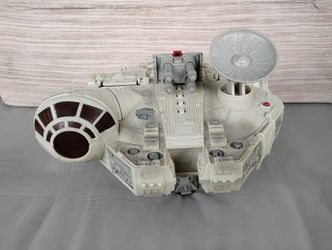 Hasbro Star Wars Galactic Heroes Electronic Millennium Falcon