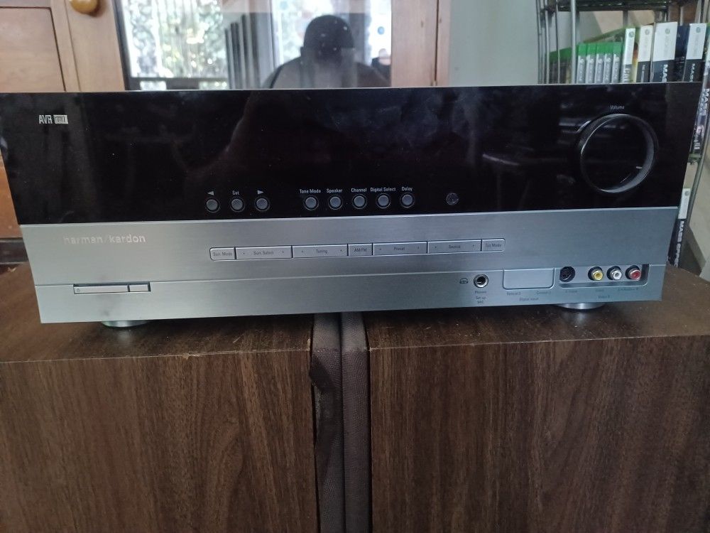 HARMAN KARDON AVR-147 5.1 CHANNEL HOME THEATER RECEIVER WITH HDMI PORTS NO REMOTE $175 FINAL PRICE 