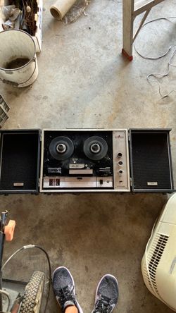 The selected region shows an Allied brand 4-track stereo solid-state reel-to-reel tape recorder with built-in detachable speaker cabinet lids.