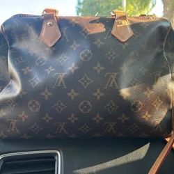 Louis Vuitton Speedy Bandoulière 30 Purse