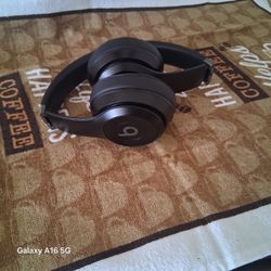 Beats Solo 4