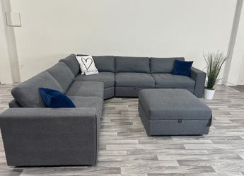 LIKE NEW! Thomasville Sectional Couch With Storage (FREE DELIVERY 🚚)