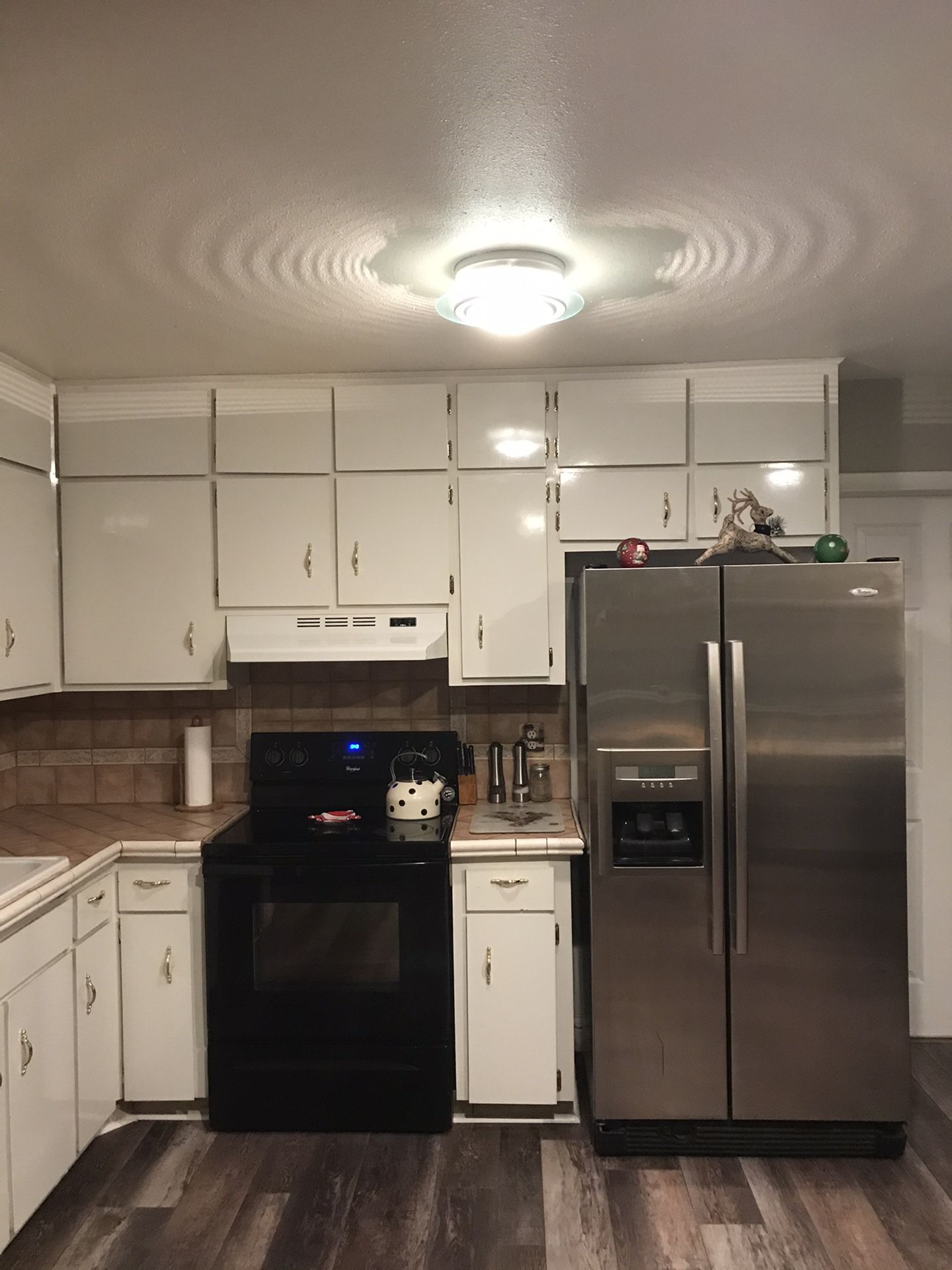 Cabinets And Kitchen Appliancess