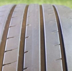 245 35R20 Goodyear Eagle F1 Asymmetric 5 Run Flat 75% Tread 6/32 95Y SKU 27522 Grade A Tires