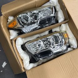 2016-2020 Toyota Tacoma Headlights 