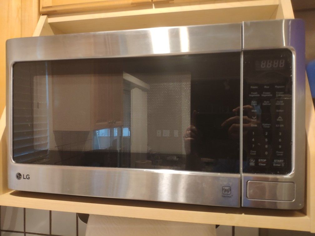 LG LCRT1513ST Microwave Oven 1.5cu.ft