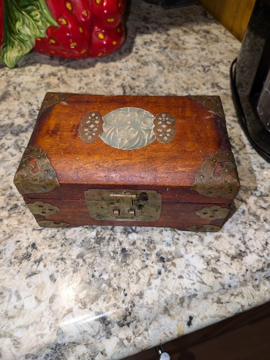 1930s Vintage Jewelry Box From China
