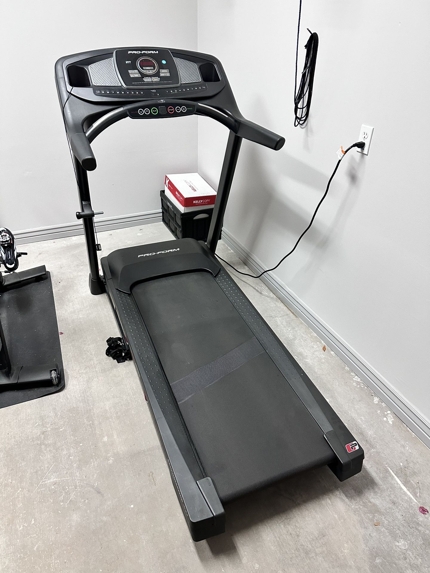Pro Form 400I Treadmill 