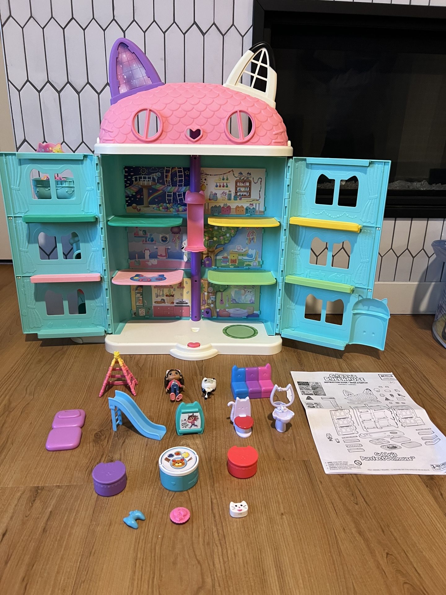 Gabby’s Dollhouse, Purrfect Dollhouse with 15 Pieces