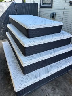 Queen Size Mattress Pillow Top New bedframe sold separately