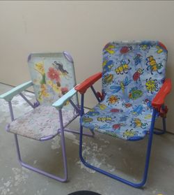 Pair of Children's Folding Chairs. 15$ for both.