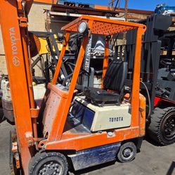 Toyota Forklift 3000 Lbs Triple Stage Side shifter 