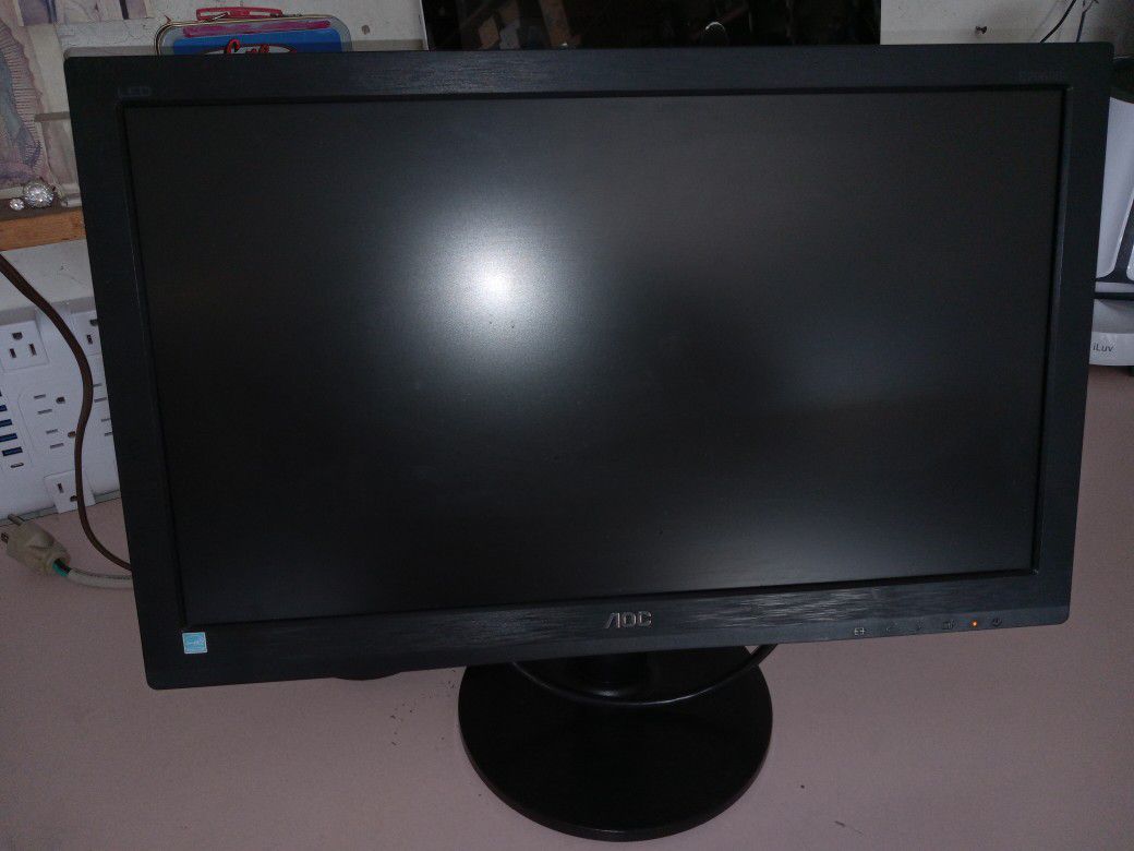Computer Monitor Like New Condition With HDMI And Cables $35 Very Firm