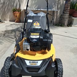 Dewalt 21" 163cc GAS Self Propelled Lawn Mower 