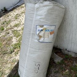 Solar blanket for pool