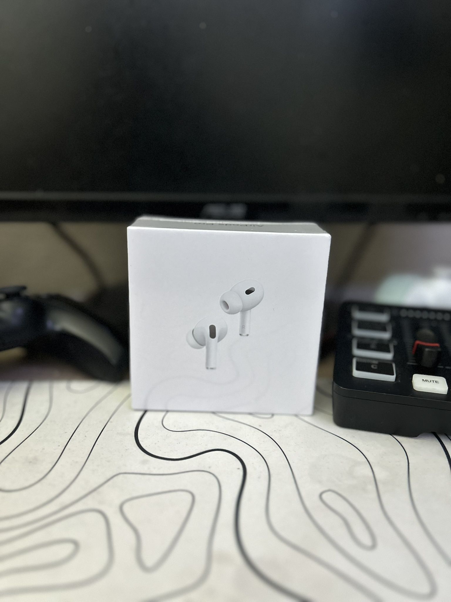 AirPod Pro (2 Gen) With Active Noise cancellation
