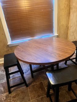 Round Pub Table