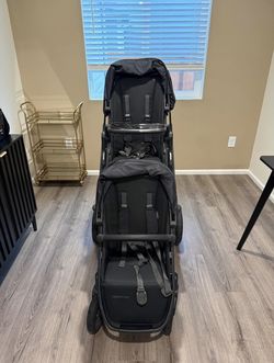 Uppababy Vista V2 Stroller Color: black