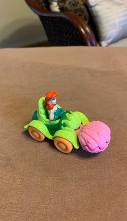 1993 Poison Ivy Fly Trap Car 3.5" McDonald's Action Figure Batman DC Comics