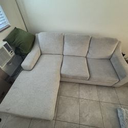 Light Gray Sectional Sofa – Great Condition!