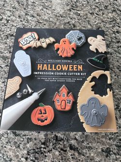 Williams Sonoma Halloween cookie cutter set
